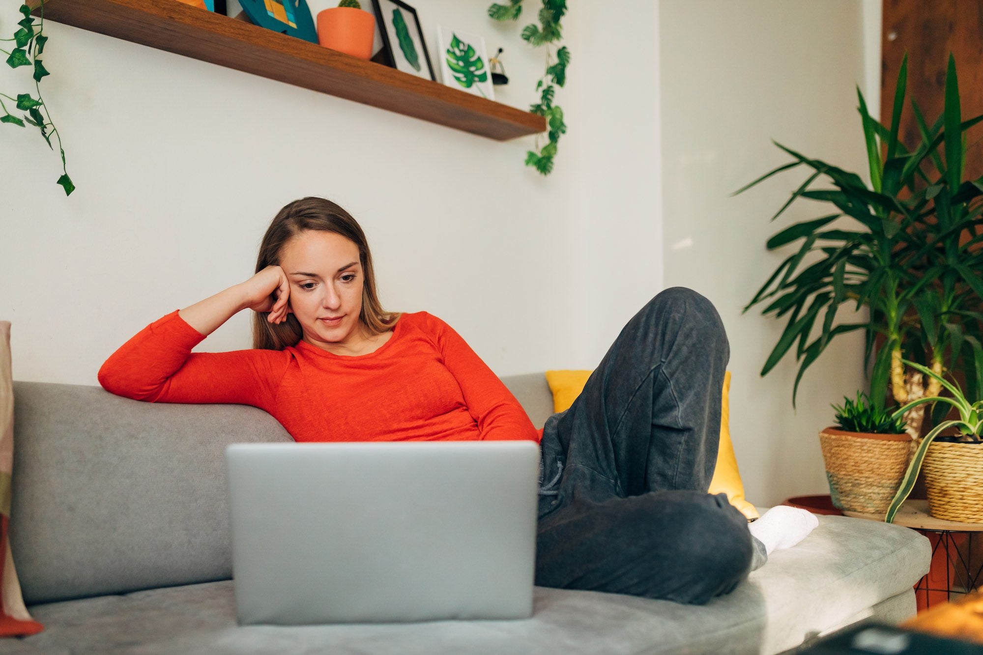 Lady on laptop